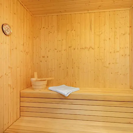 Amazing Home In Krems Iiwarderbrueck With Sauna * Gols